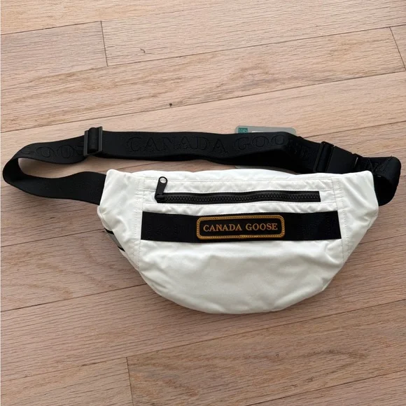 NWT Canada Goose White Belt Bag with Black Accents - Picture 2 of 6